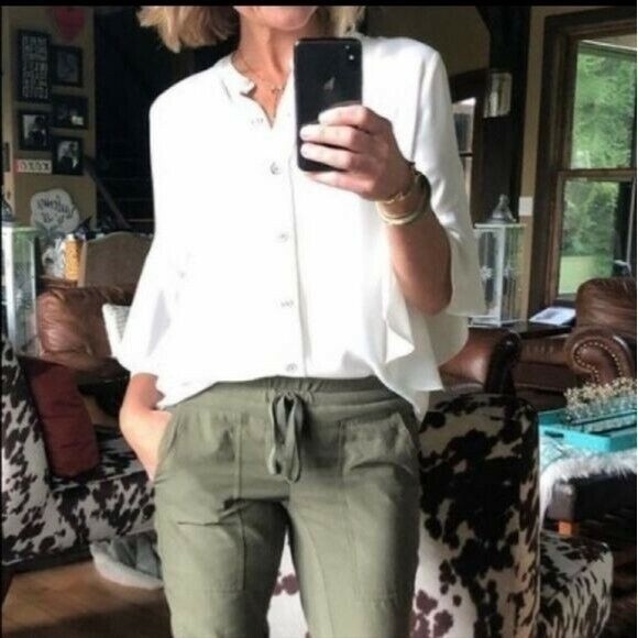 CAbi White Floaty petal sleeveTop Blouse Shirt pleated back rounded hem XS - Picture 3 of 11